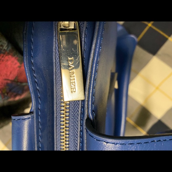 Large Danier Leather bag - Picture 9 of 13